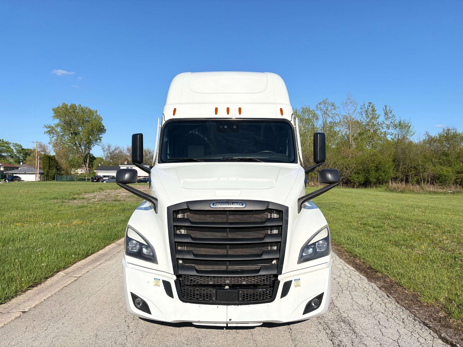 
								2022 Freightliner Cascadia full									