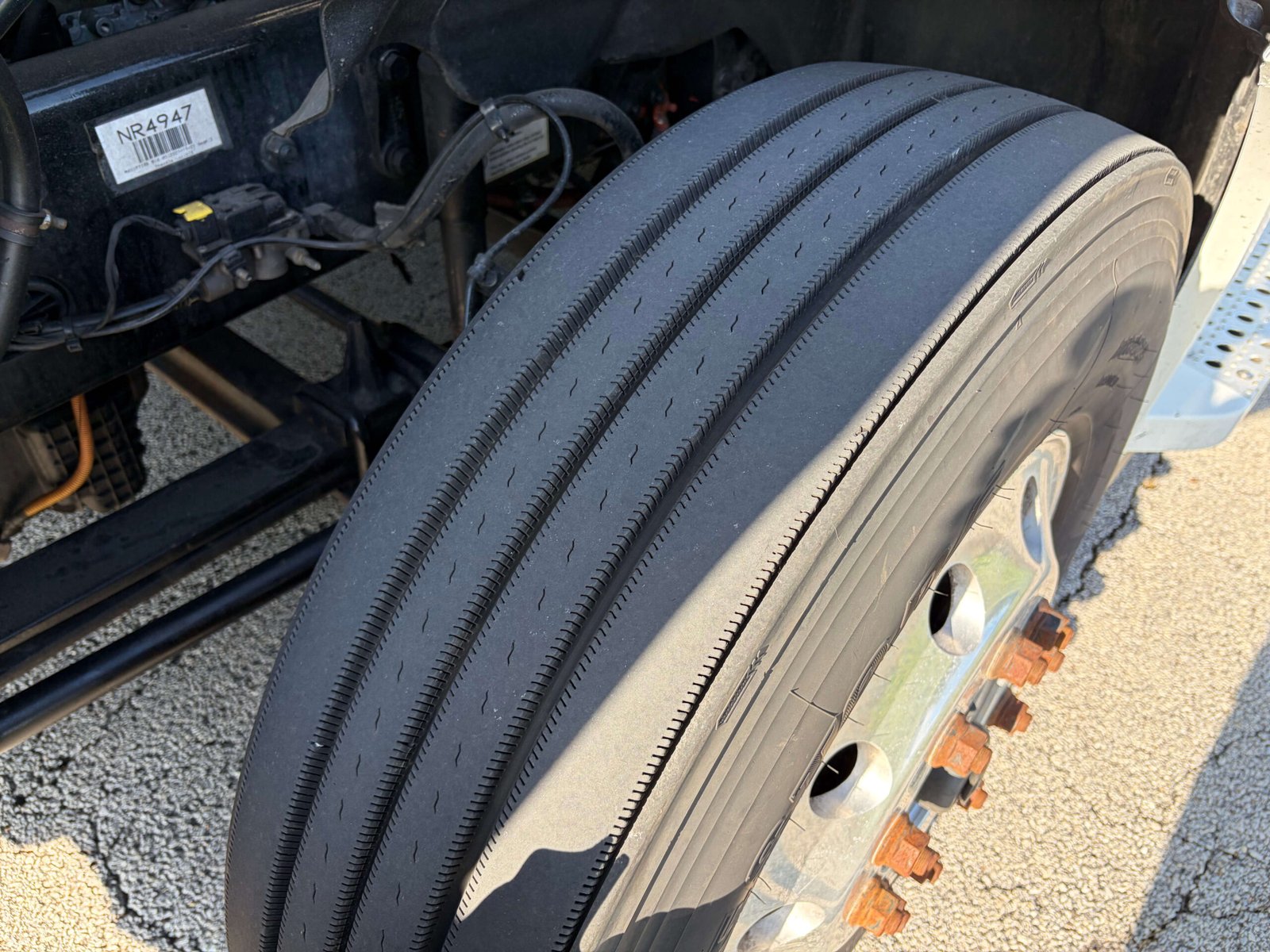 
								2023 Freightliner Cascadia full									
