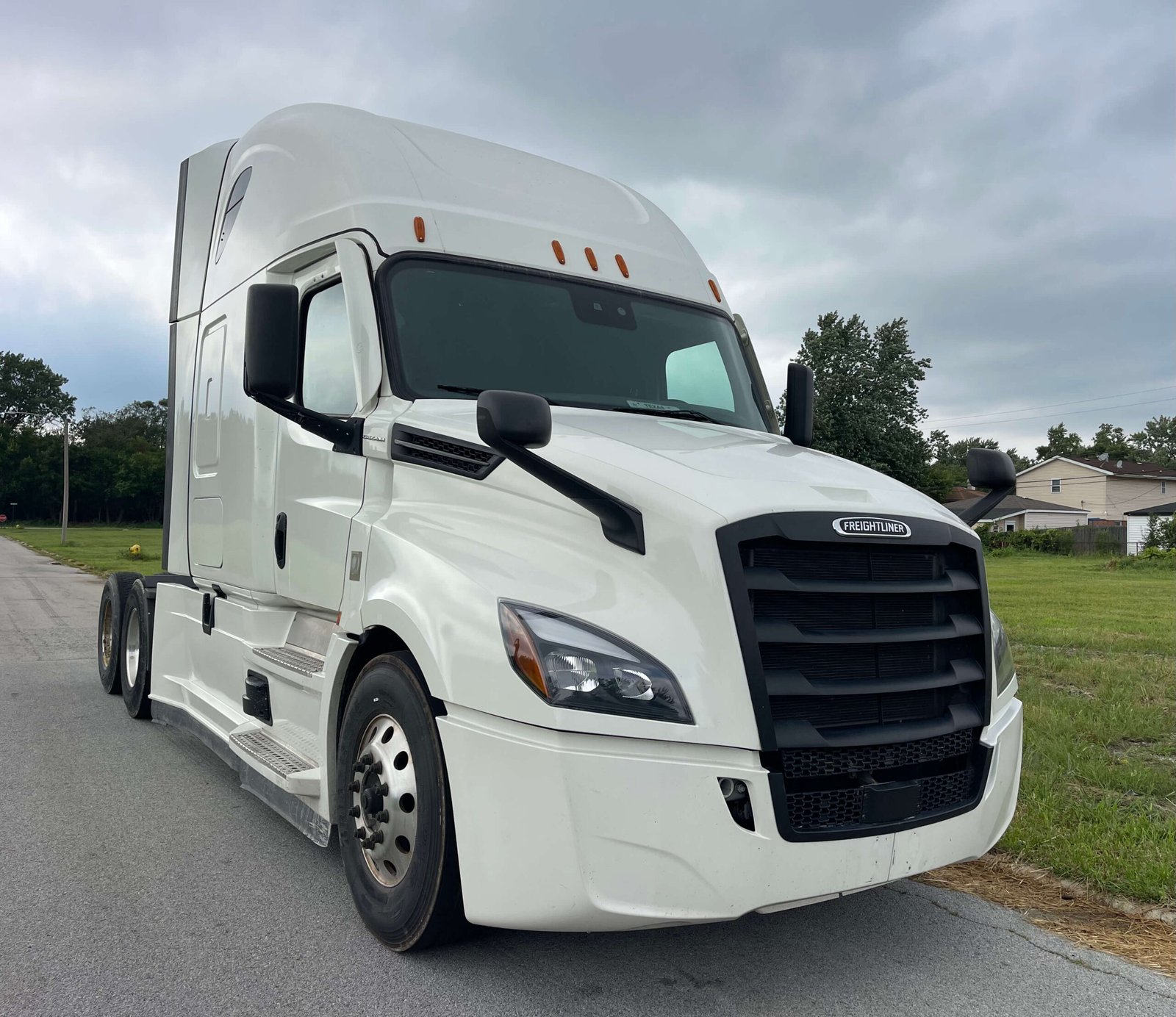 
								2022 Freightliner Cascadia 126 full									
