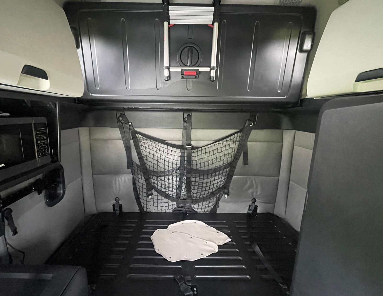 
								2022 Freightliner Cascadia 126 full									