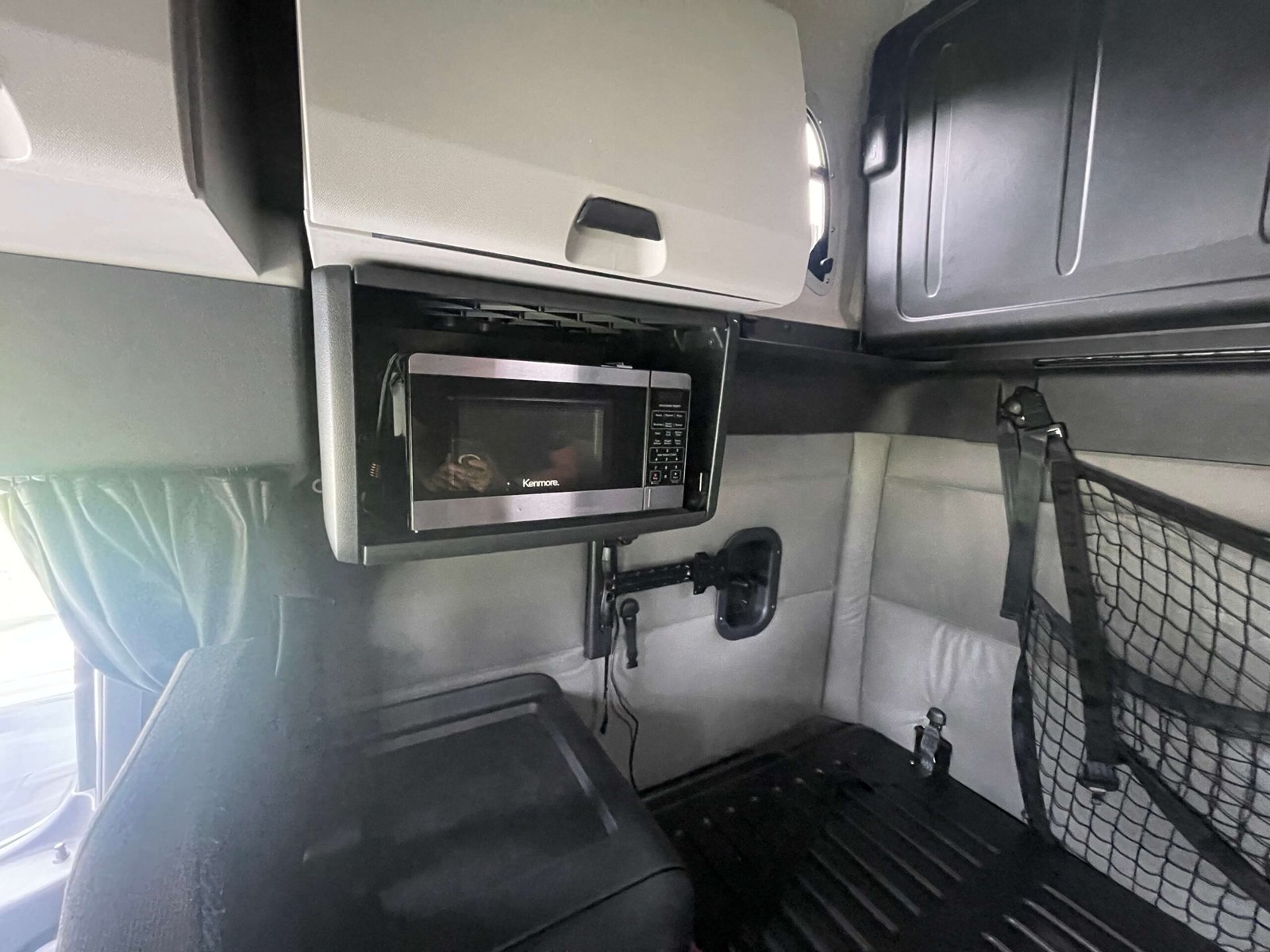 
								2022 Freightliner Cascadia 126 full									