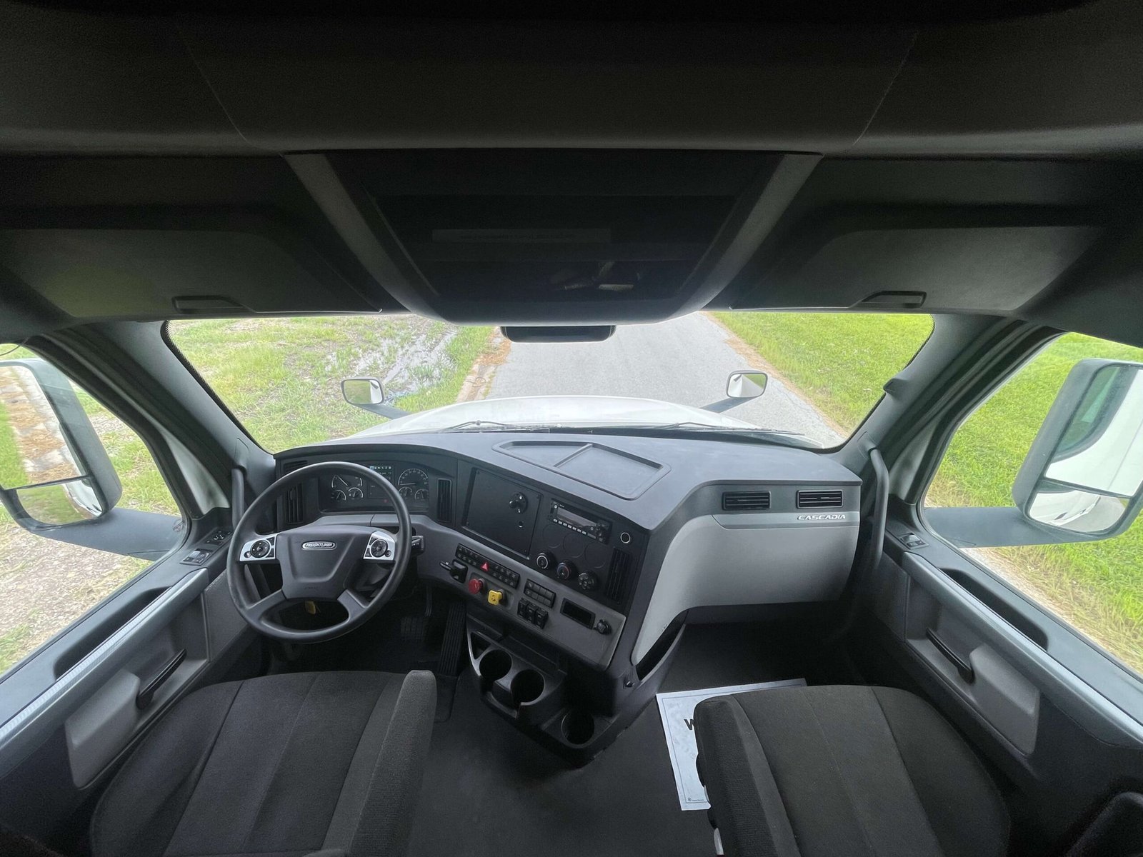 
								2022 Freightliner Cascadia 126 full									