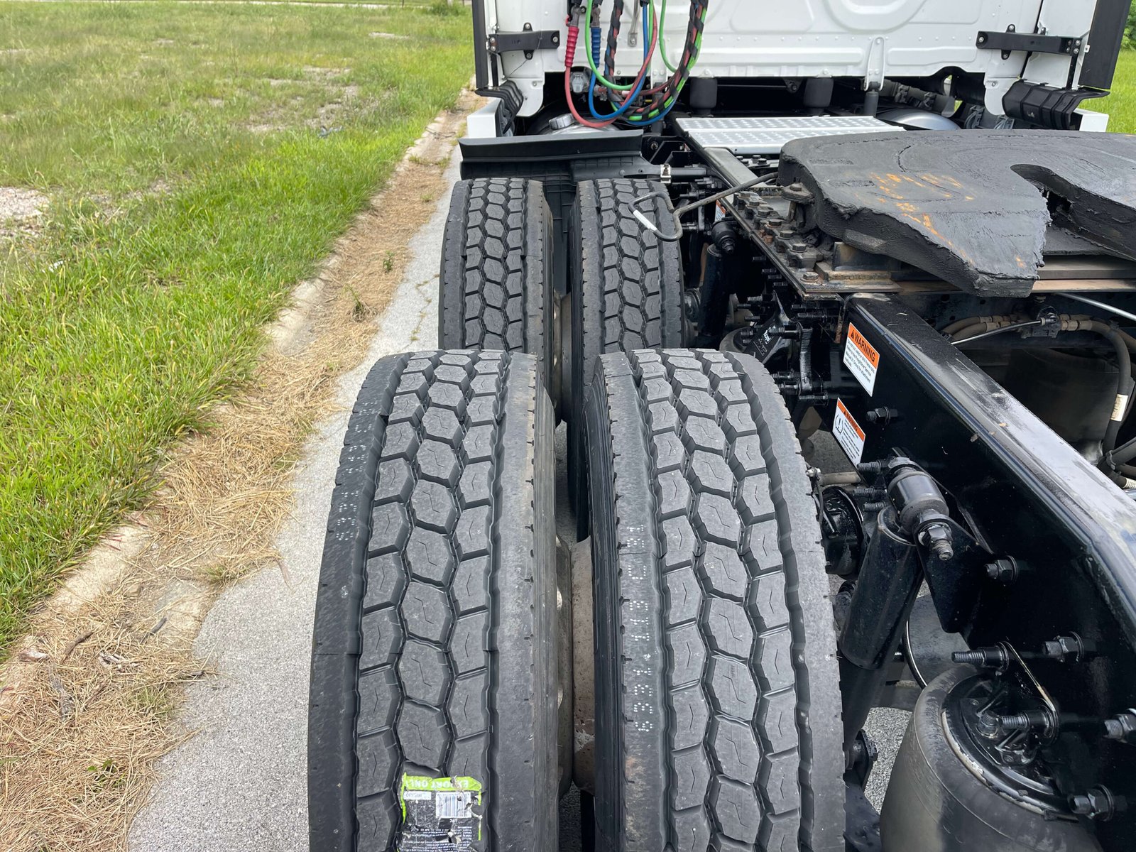 
								2023 Freightliner Cascadia 126 full									