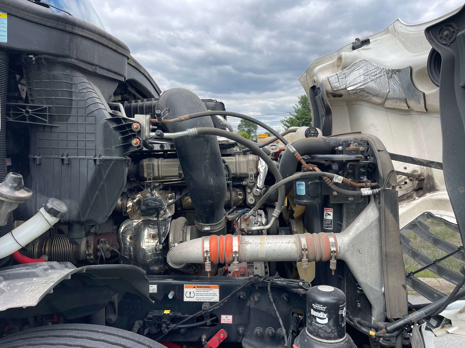 
								2023 Freightliner Cascadia 126 full									