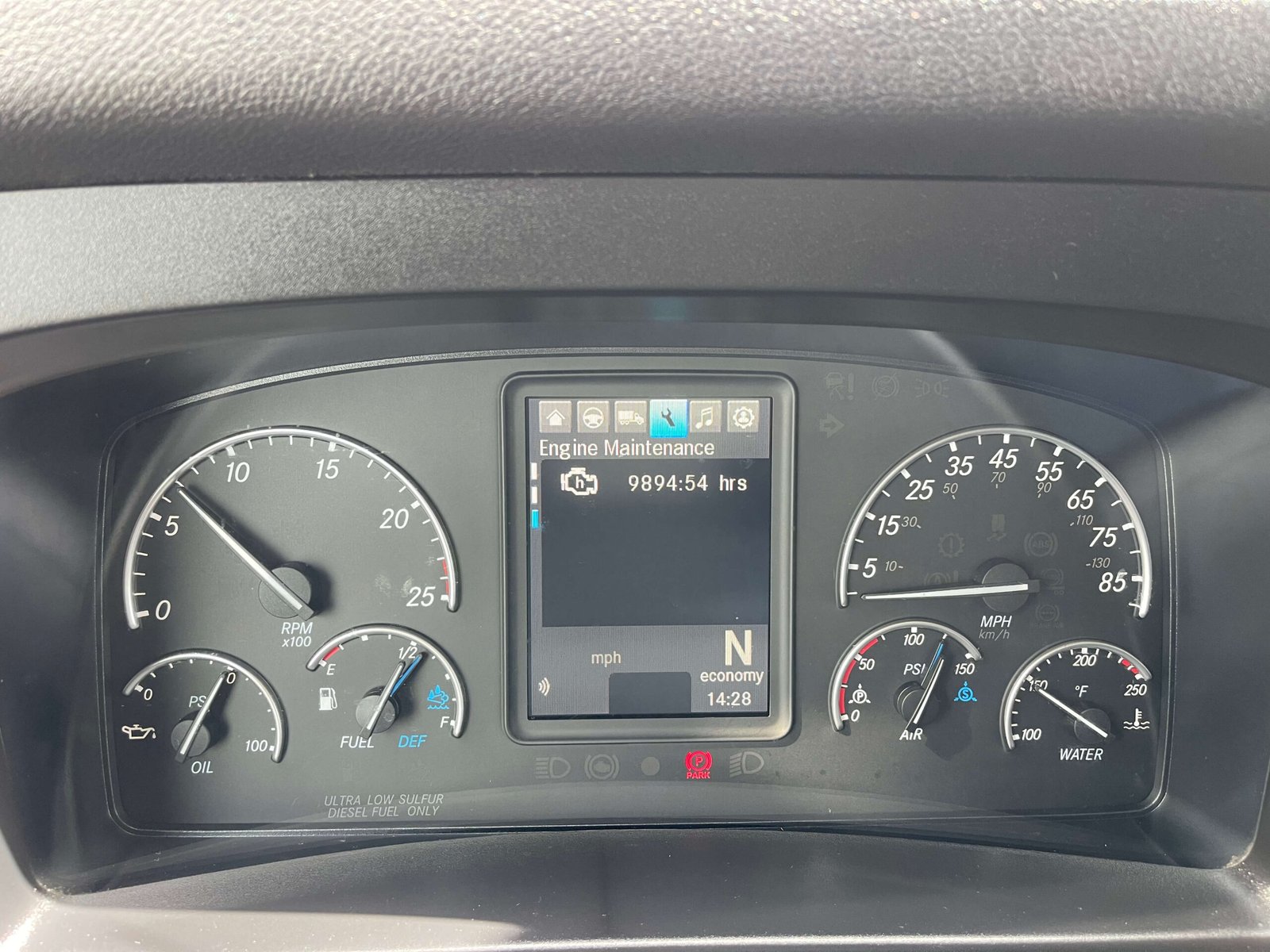 
								2023 Freightliner Cascadia full									
