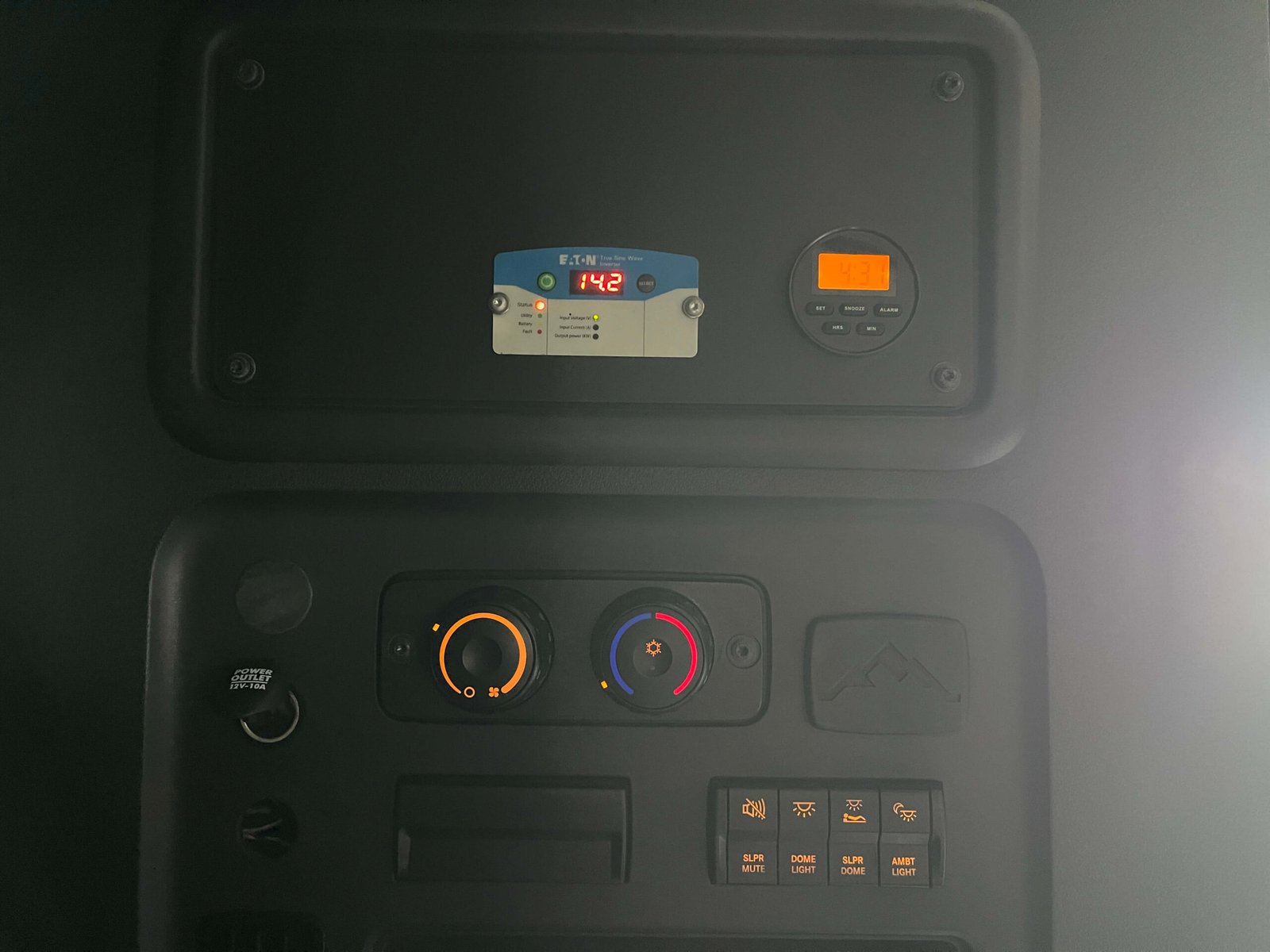 
								2023 Freightliner Cascadia 126 full									