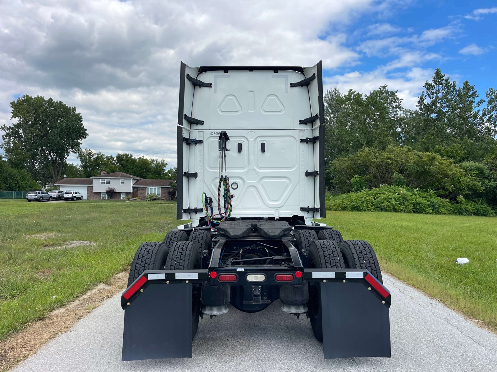 
								2022 Freightliner Cascadia 126 full									