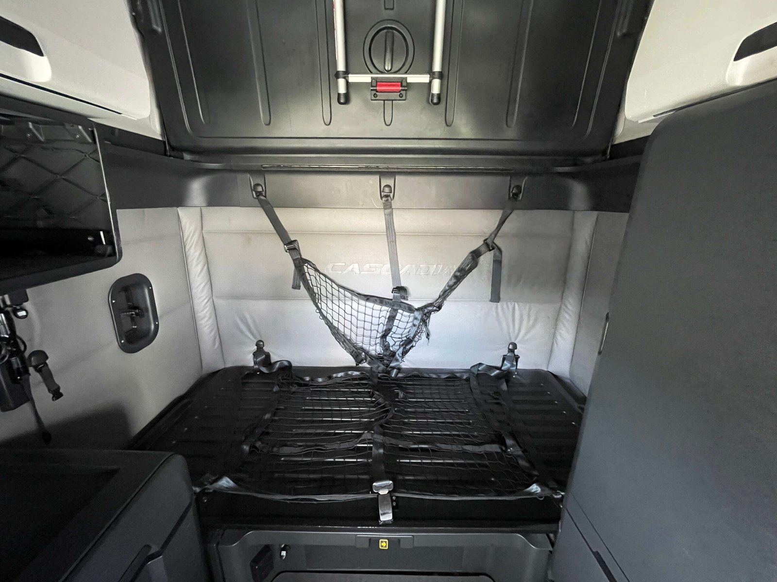 
								2022 Freightliner Cascadia 126 full									