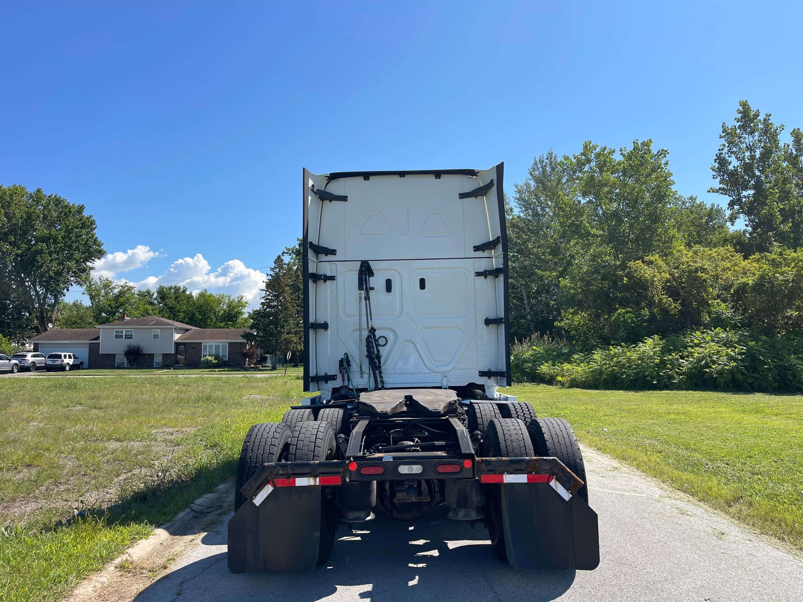 
								2022 Freightliner Cascadia 126 full									