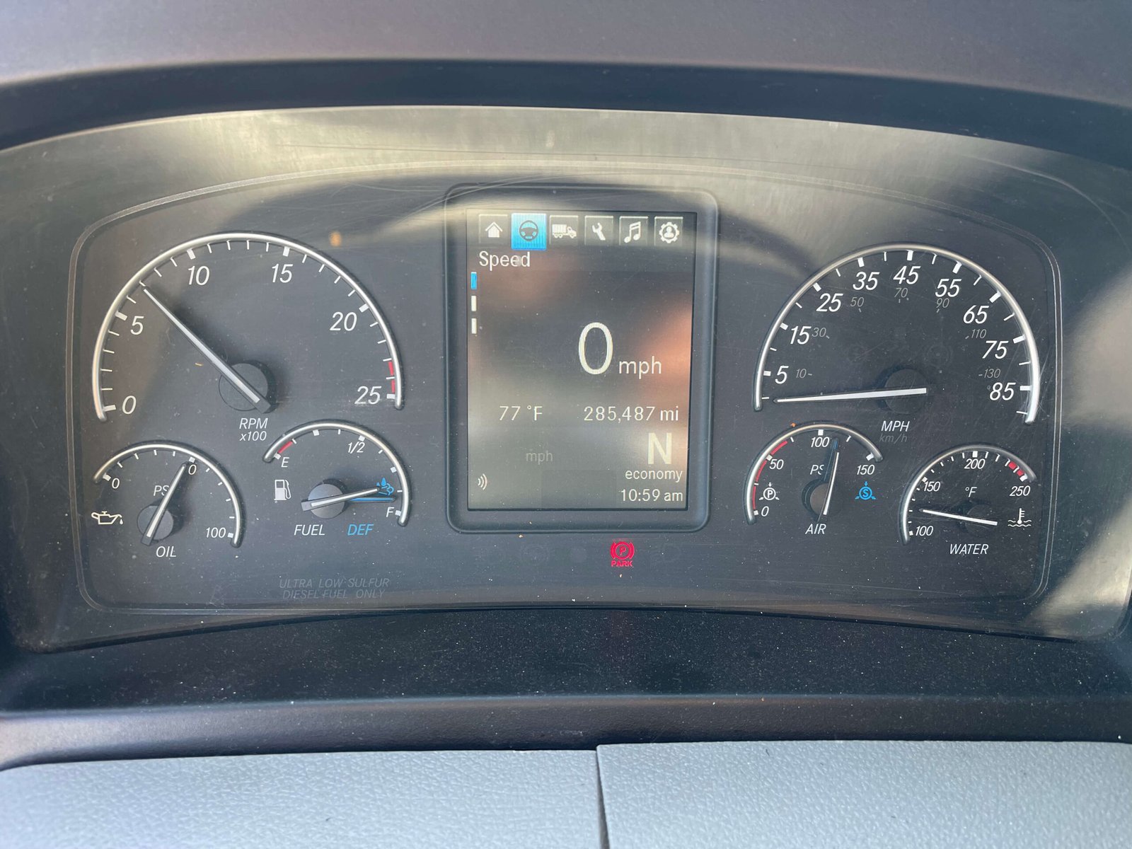 
								2022 Freightliner Cascadia full									