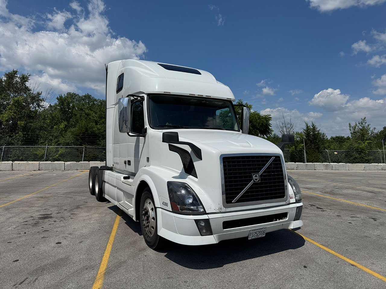
								2016 Volvo VNL670 full									
