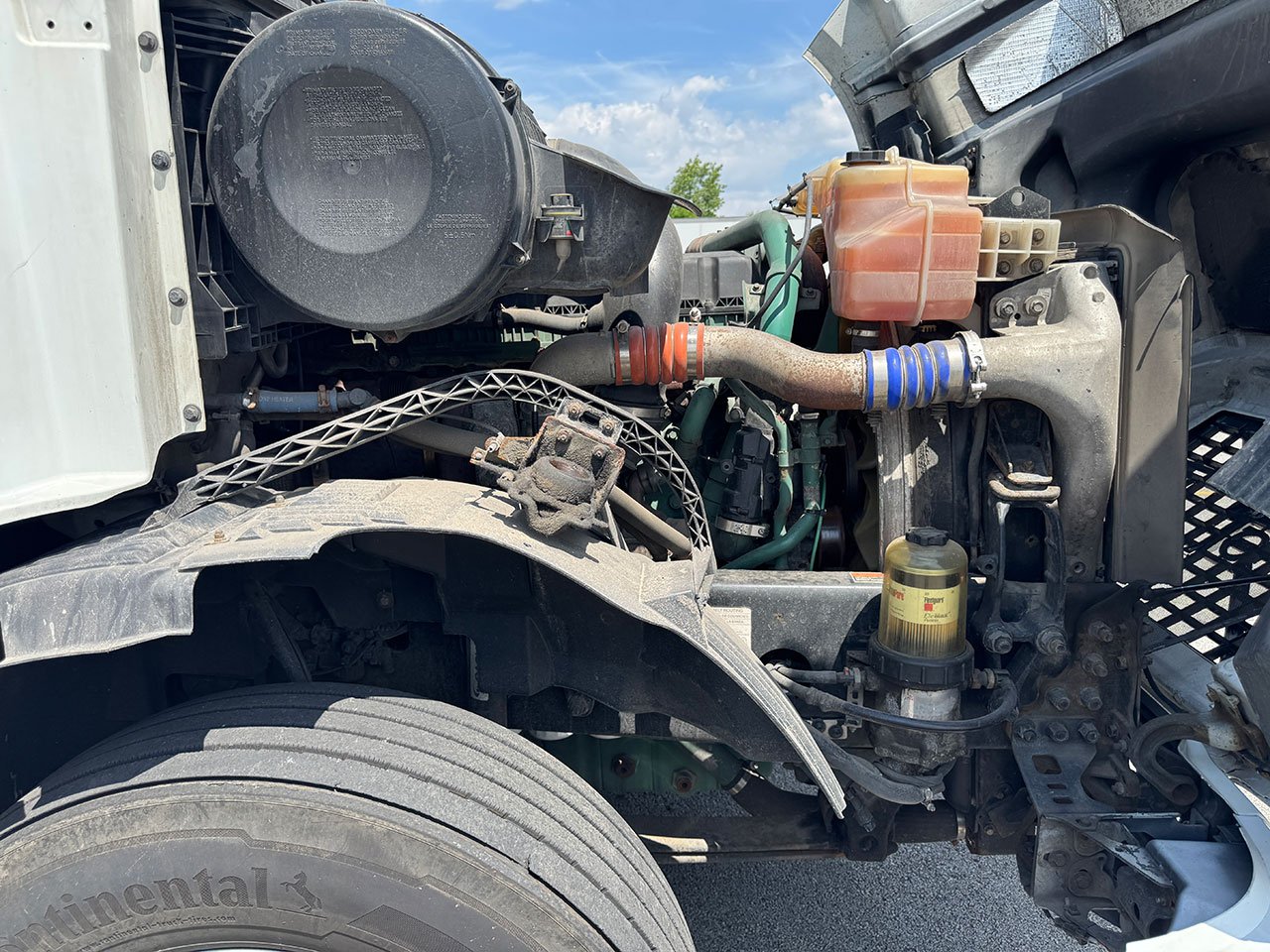 
								2016 Volvo VNL670 full									
