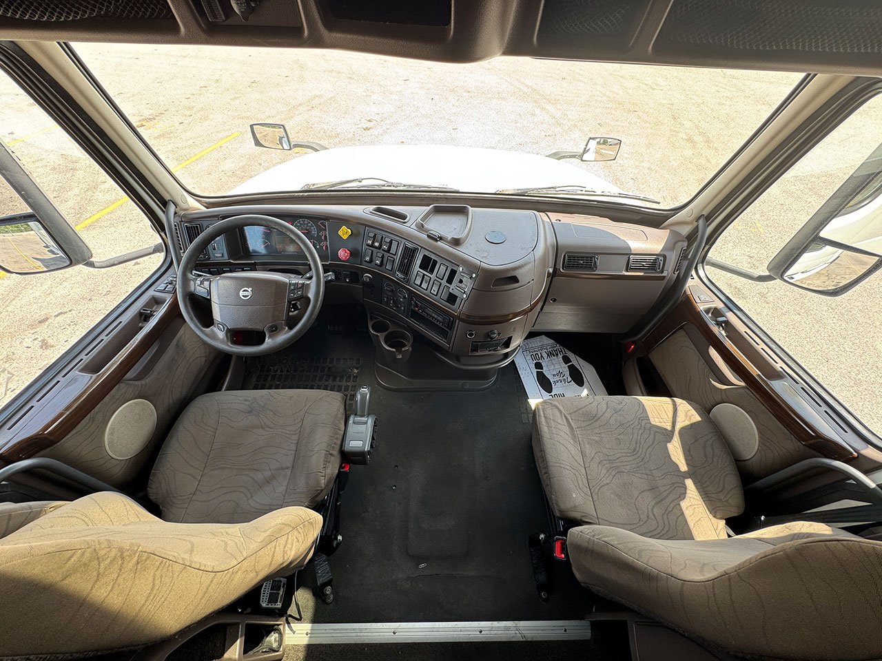 
								2016 Volvo VNL670 full									