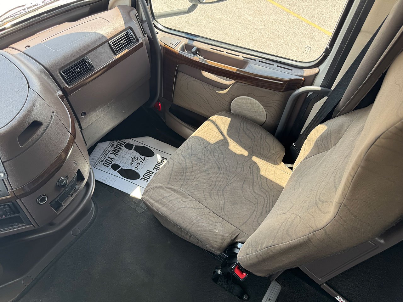 
								2016 Volvo VNL670 full									