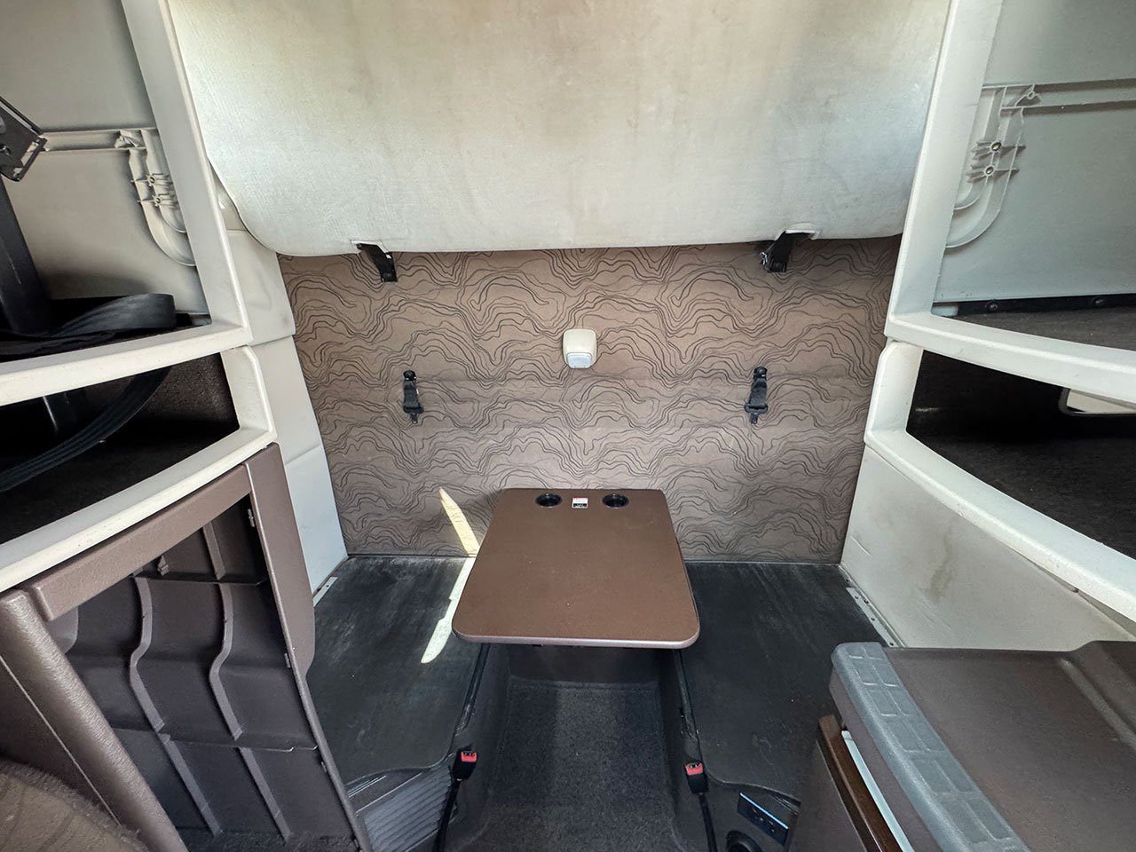 
								2016 Volvo VNL670 full									