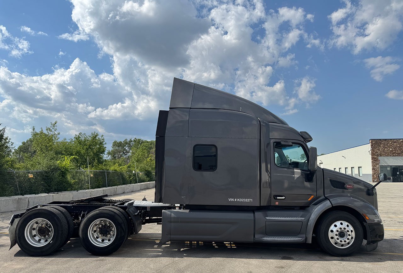 
								2019 Peterbilt 579 full									