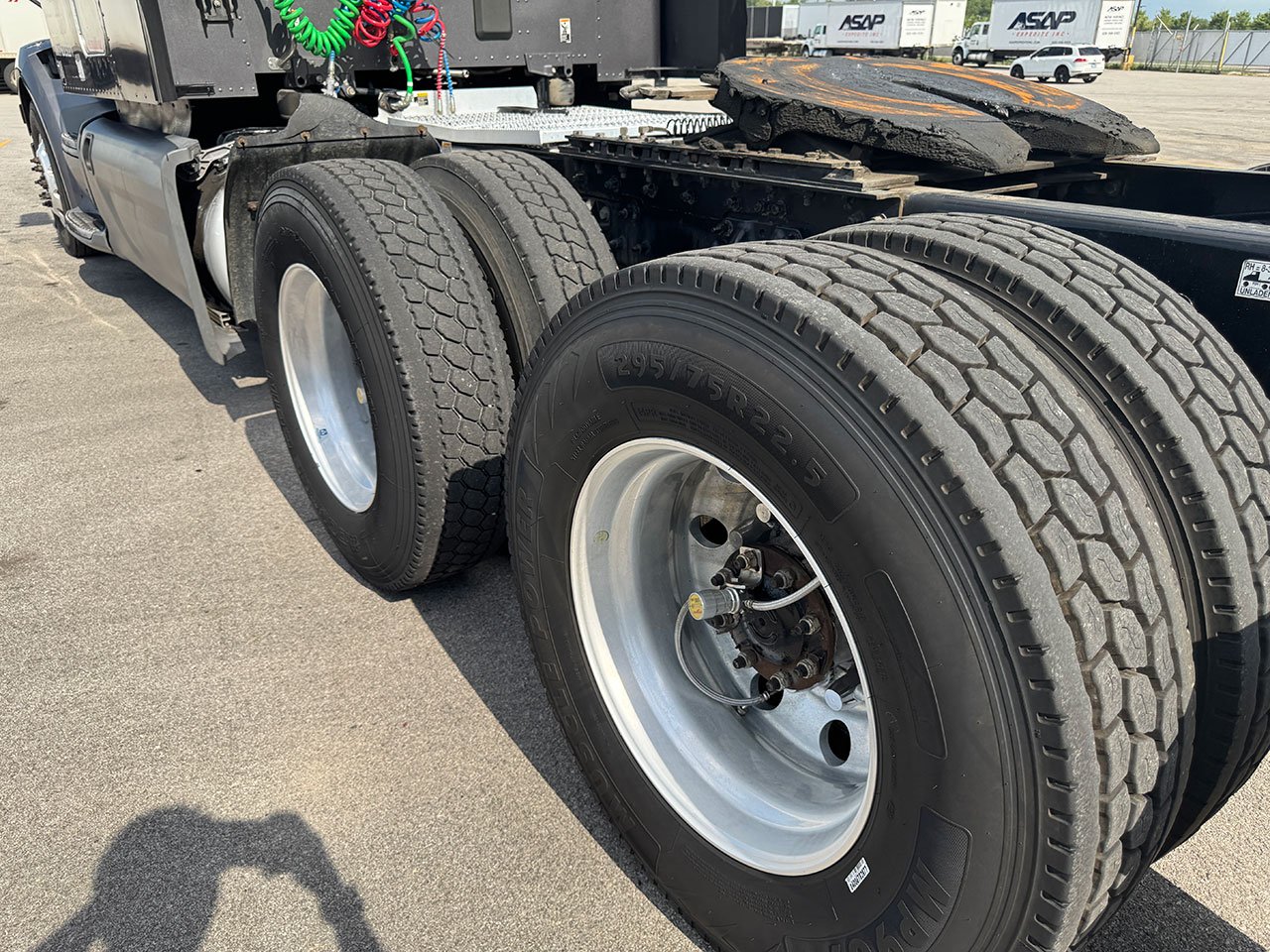 
								2019 Peterbilt 579 full									