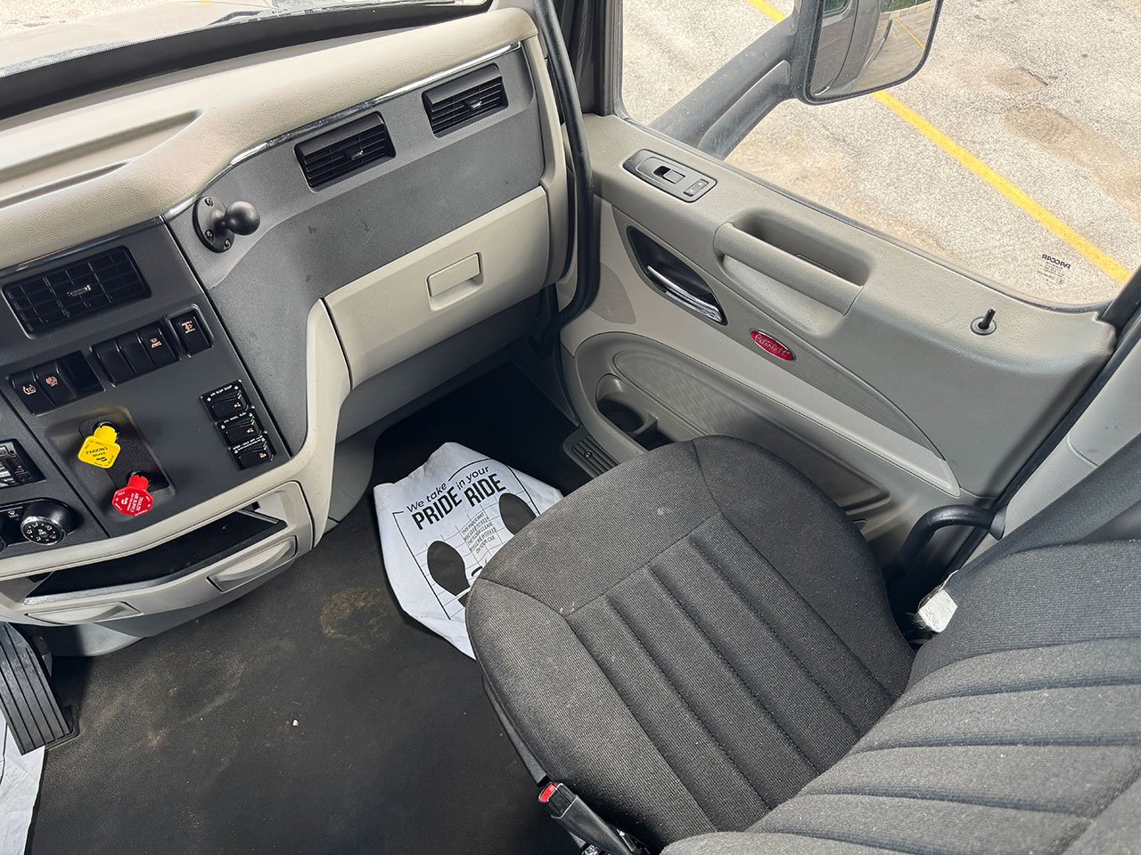 
								2019 Peterbilt 579 full									
