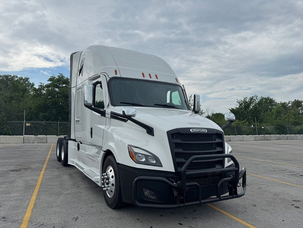 
								2022 Freightliner Cascadia 126 full									