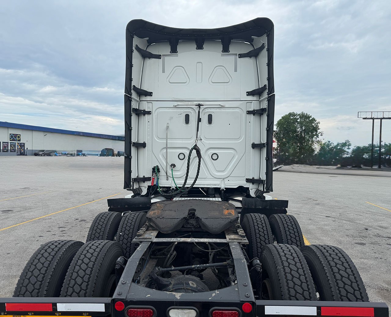 
								2022 Freightliner Cascadia 126 full									