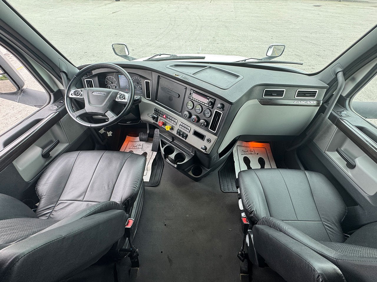 
								2022 Freightliner Cascadia 126 full									