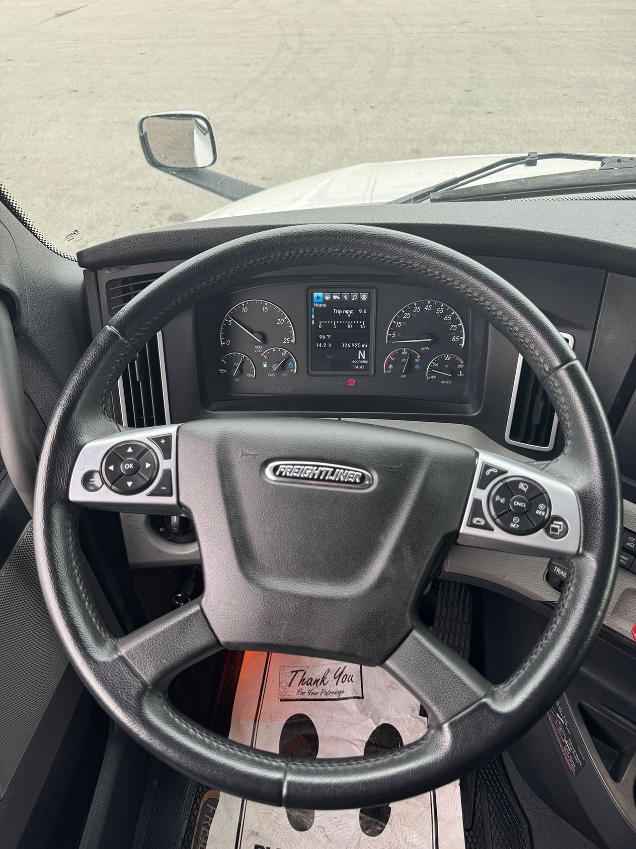 
								2022 Freightliner Cascadia 126 full									