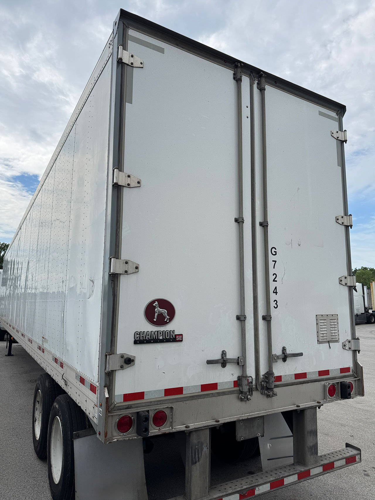 
								2022 Grate Dane Champion 53″ full									