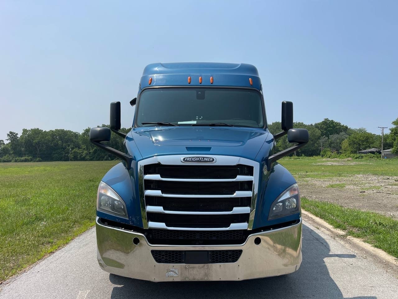 
								2020 Freightliner Cascadia full									