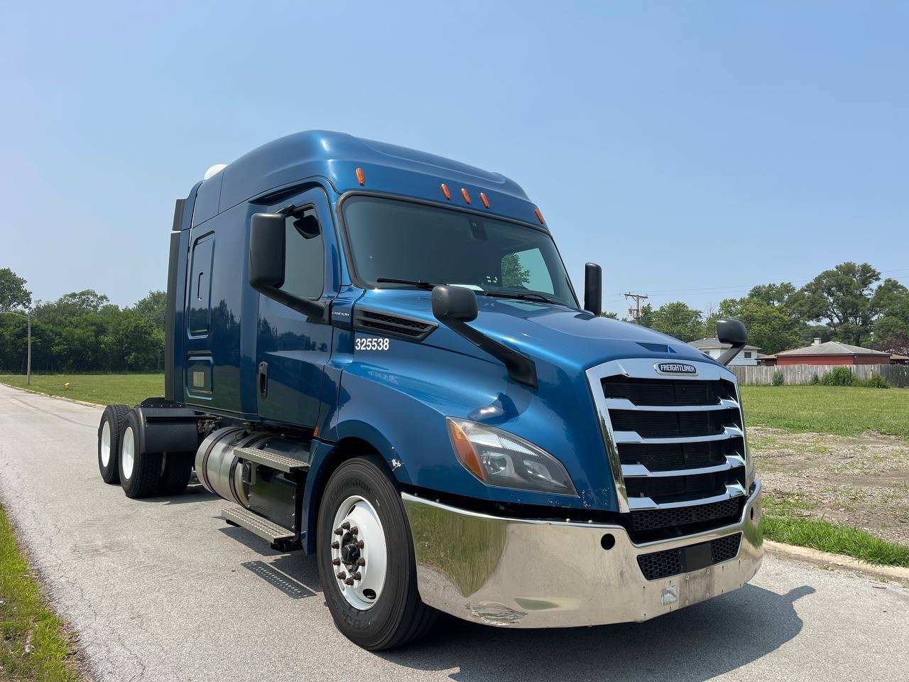 
								2020 Freightliner Cascadia full									