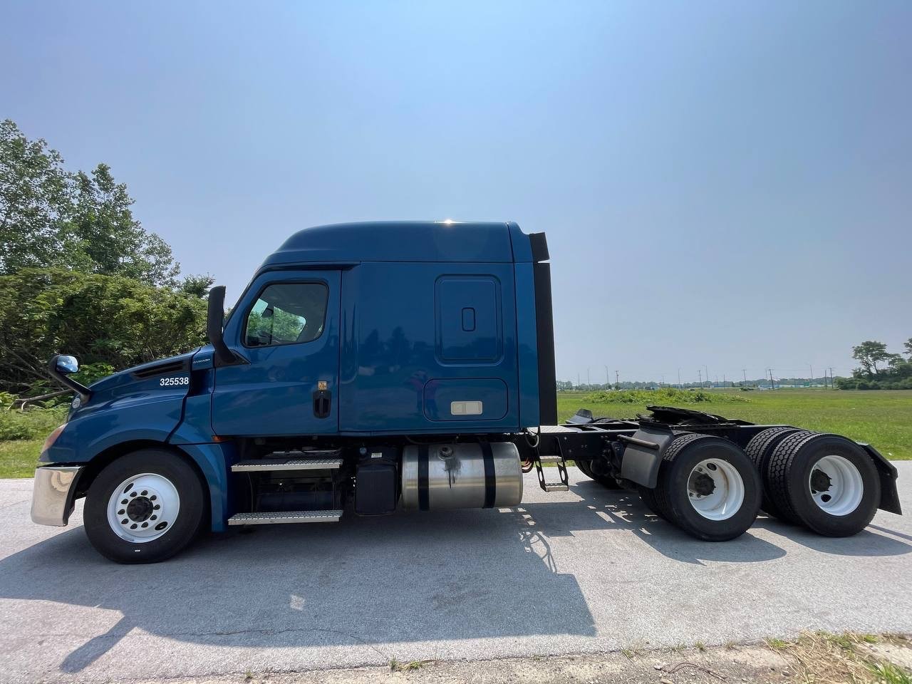 
								2020 Freightliner Cascadia full									