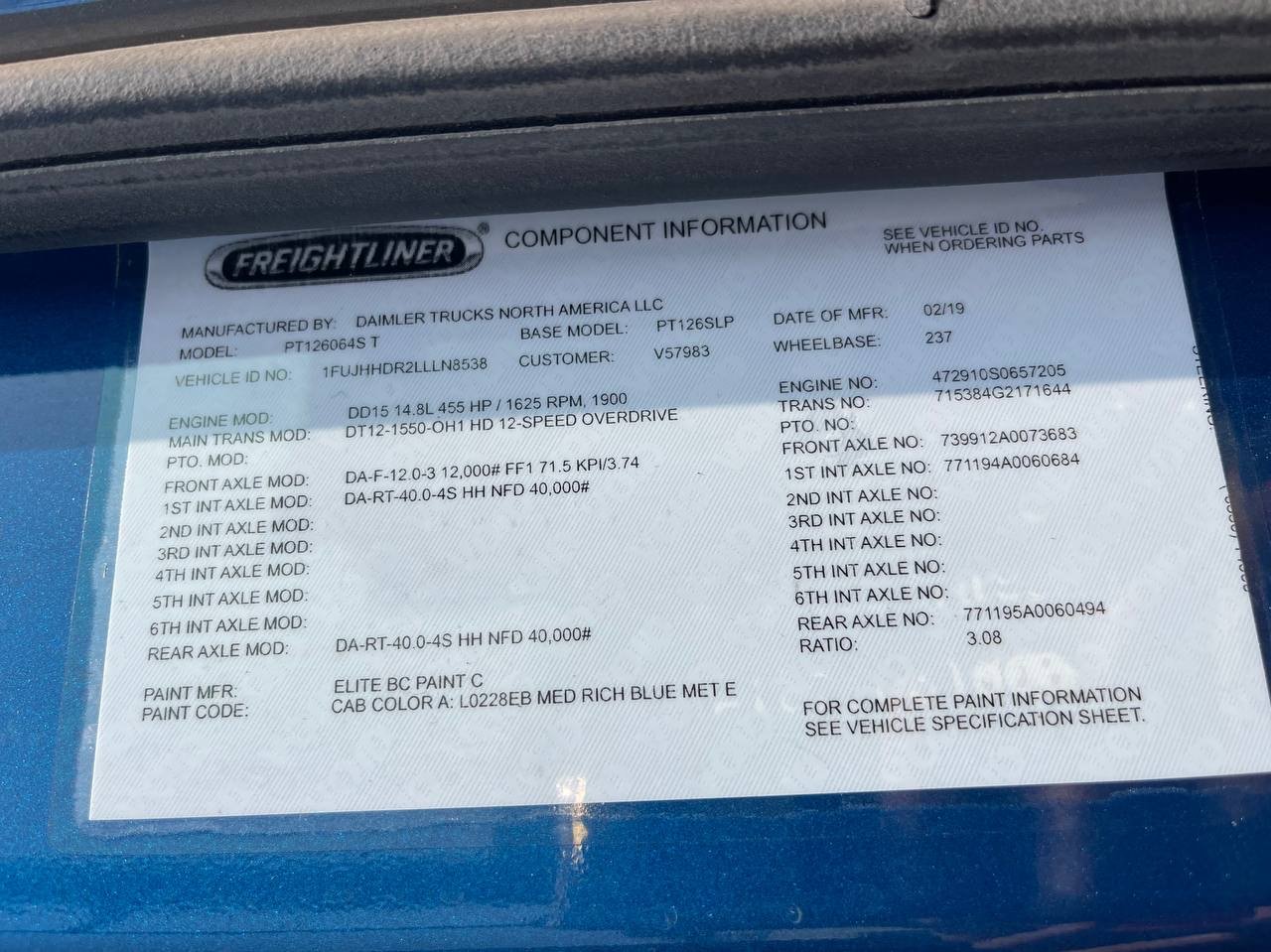
								2020 Freightliner Cascadia full									