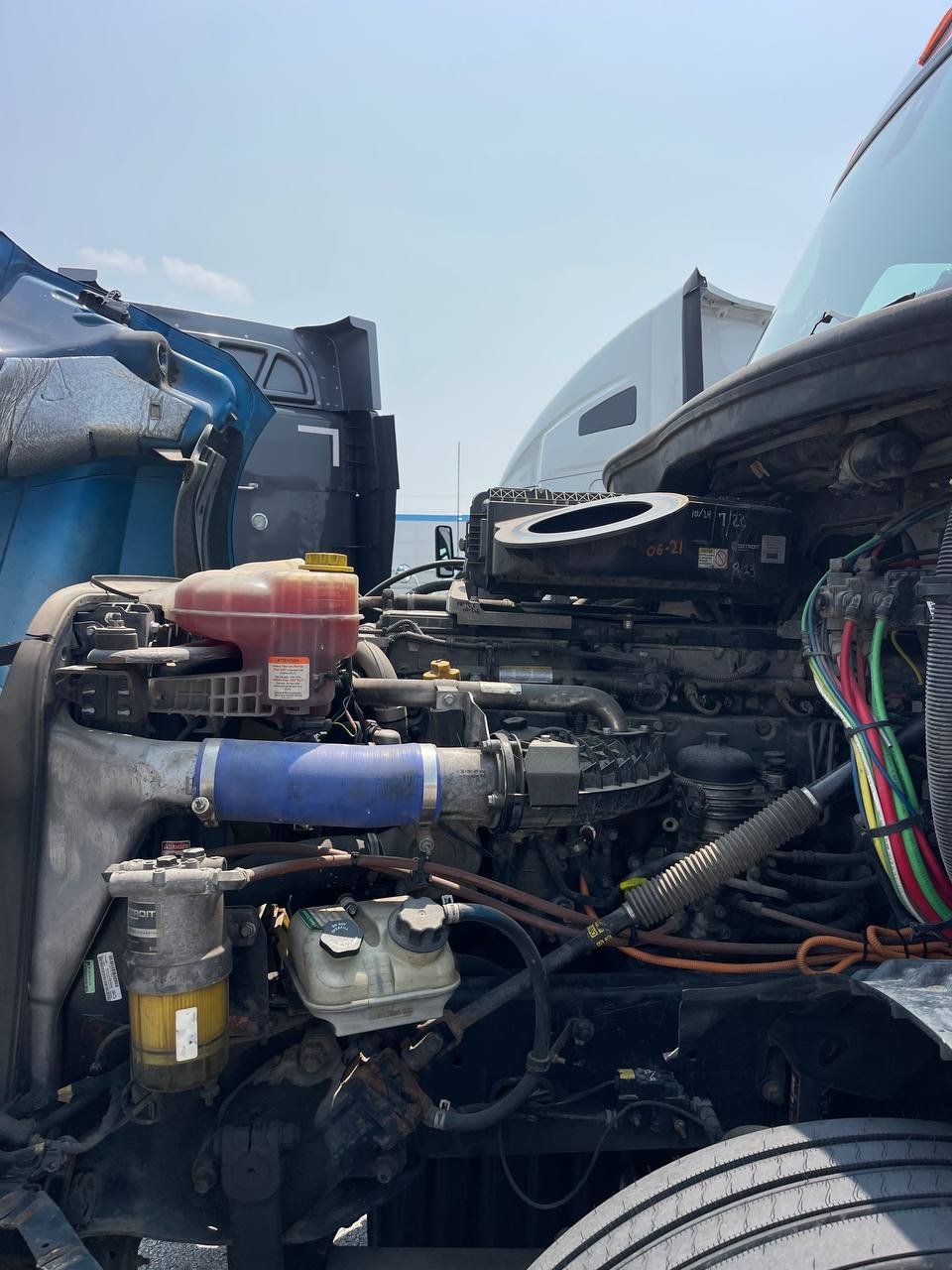 
								2020 Freightliner Cascadia full									
