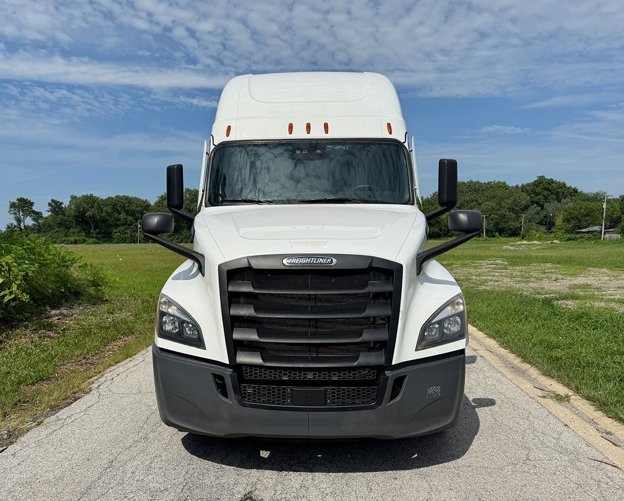 
								2022 Freightliner Cascadia 126 full									