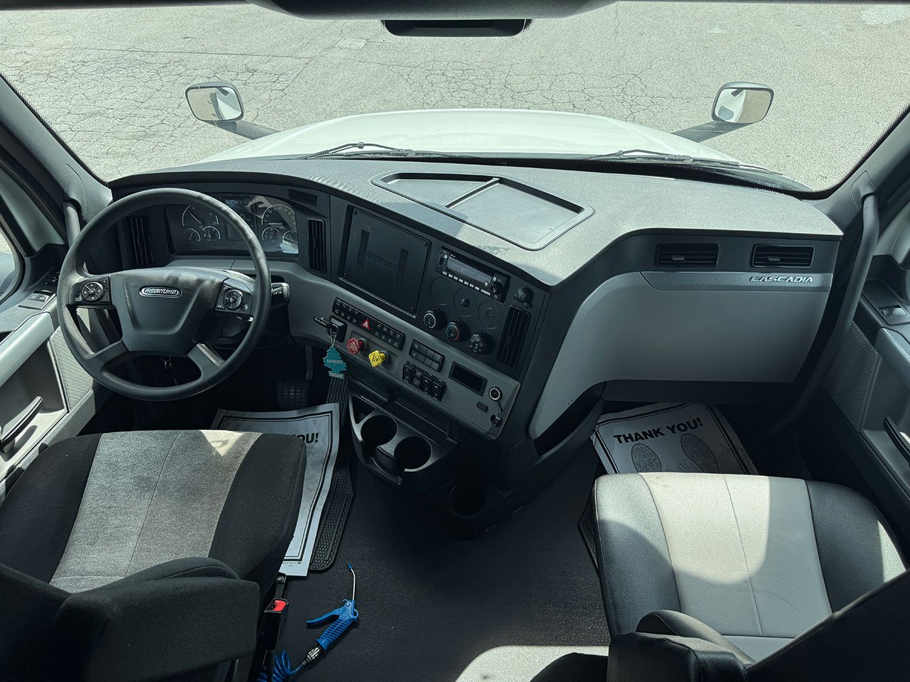 
								2022 Freightliner Cascadia 126 full									