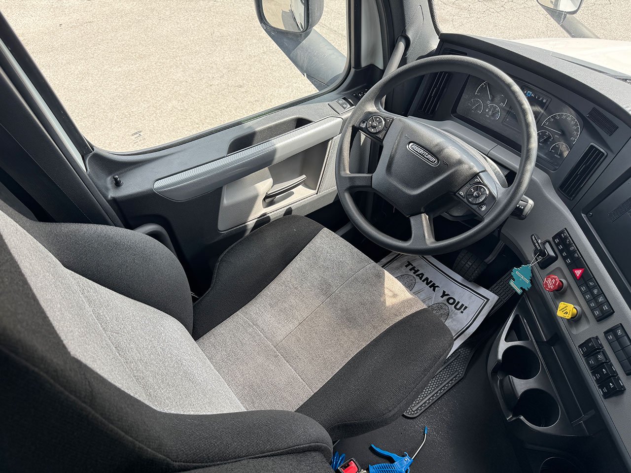 
								2022 Freightliner Cascadia 126 full									