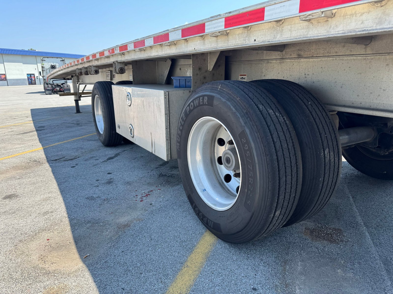 
								2020 East Aluminum FlatBed 53″ full									