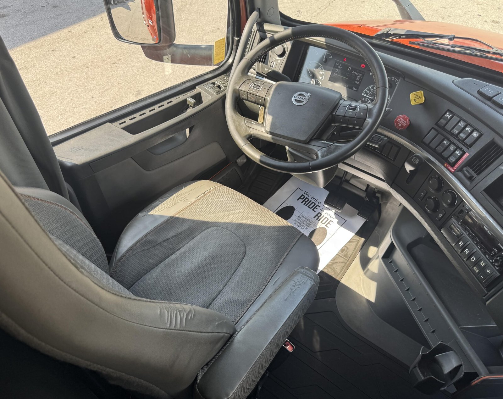 
								2022 Volvo VNL860 full									