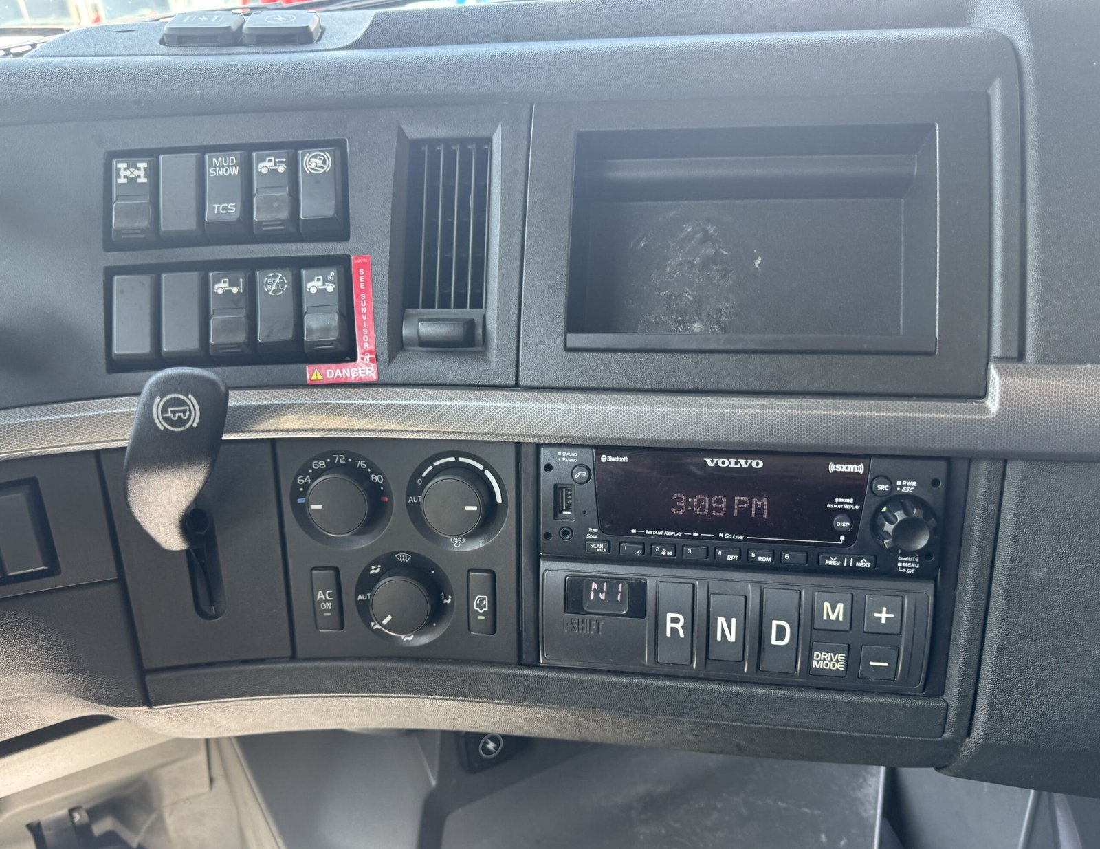 
								2022 Volvo VNL860 full									