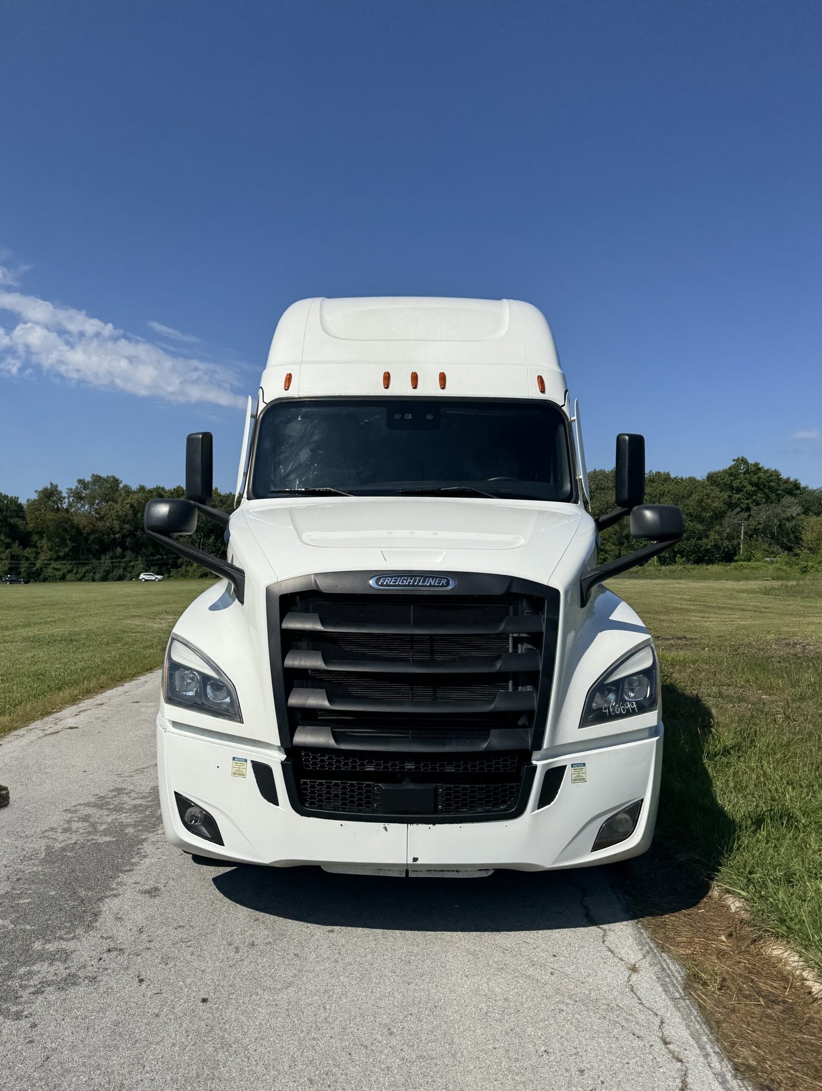 
								2022 Freightliner Cascadia 126 full									