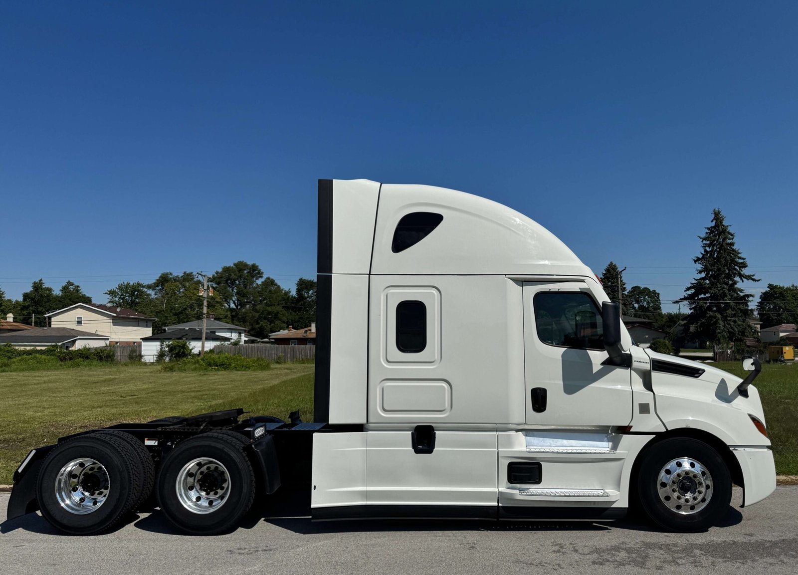 
								2022 Freightliner Cascadia 126 full									