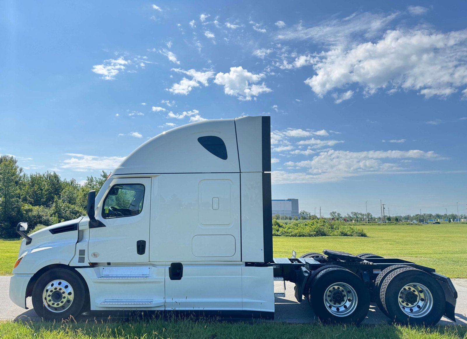 
								2022 Freightliner Cascadia 126 full									