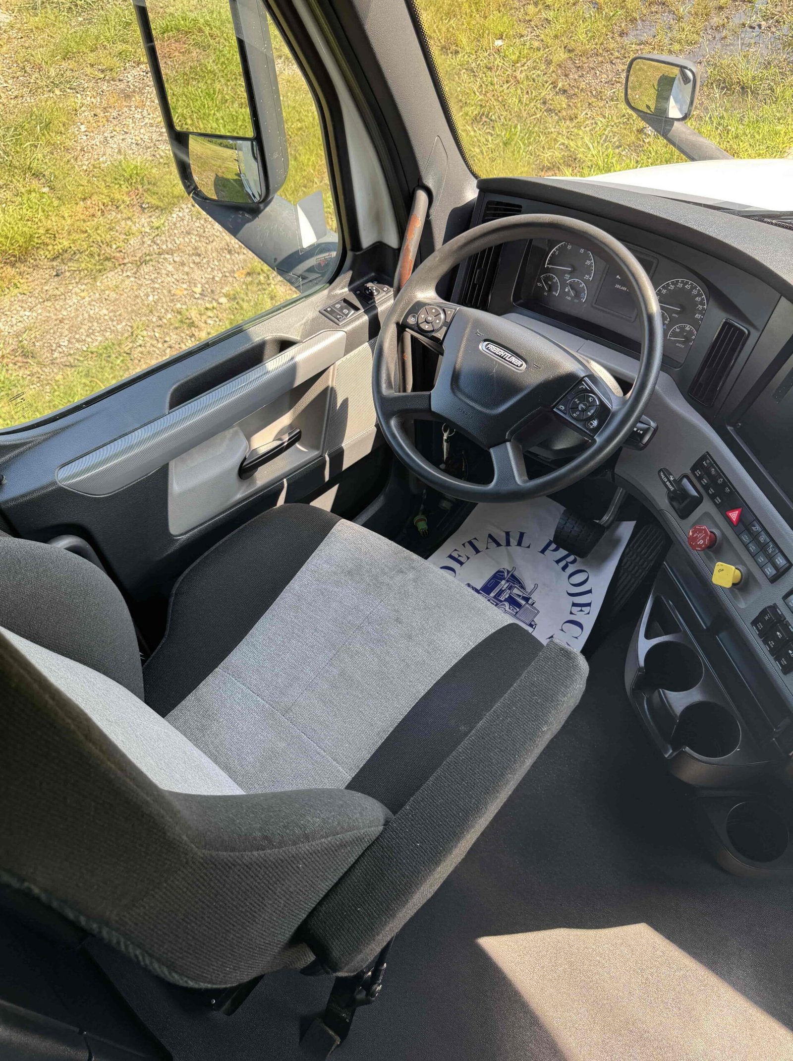 
								2022 Freightliner Cascadia 126 full									