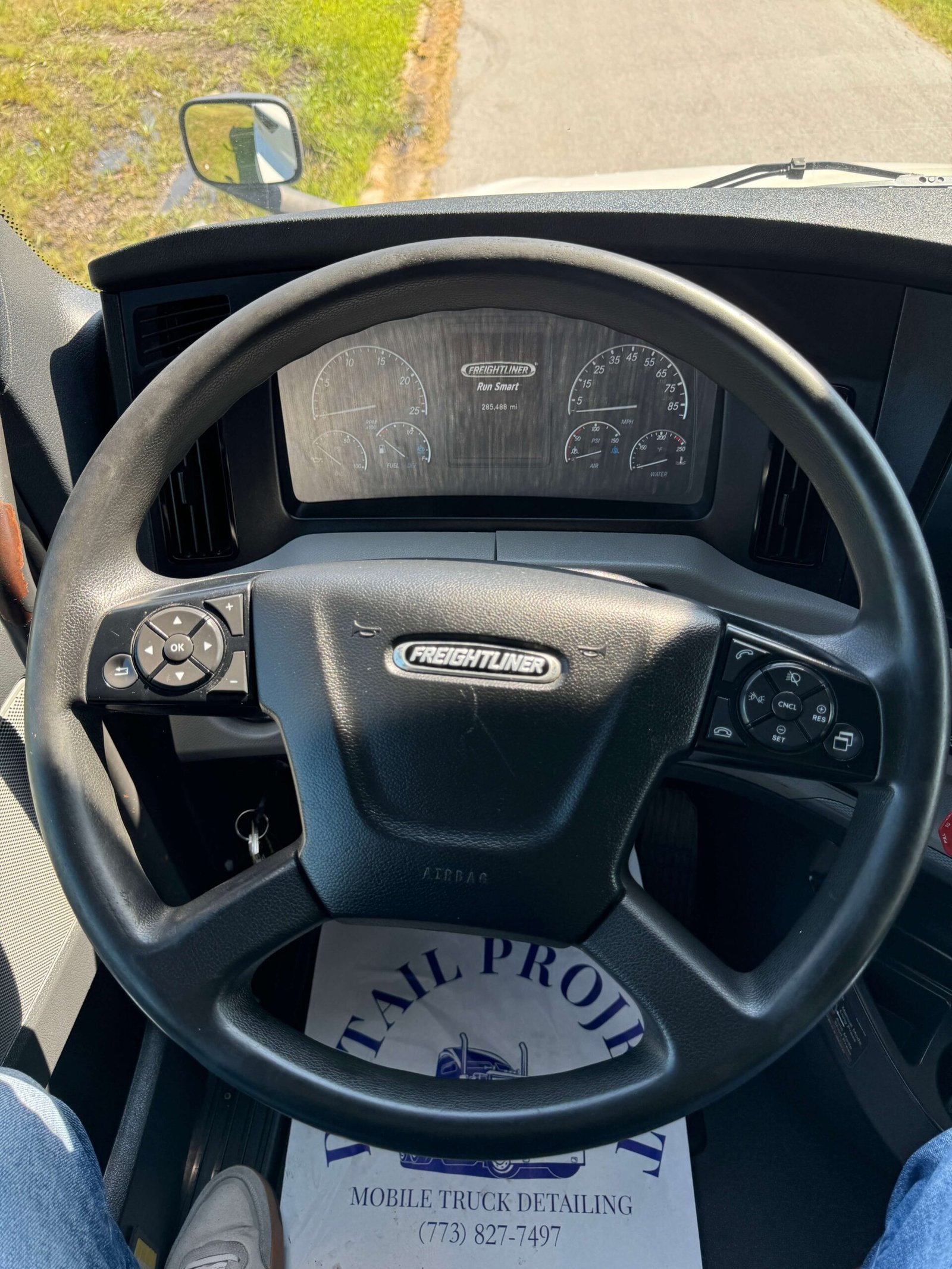 
								2022 Freightliner Cascadia 126 full									