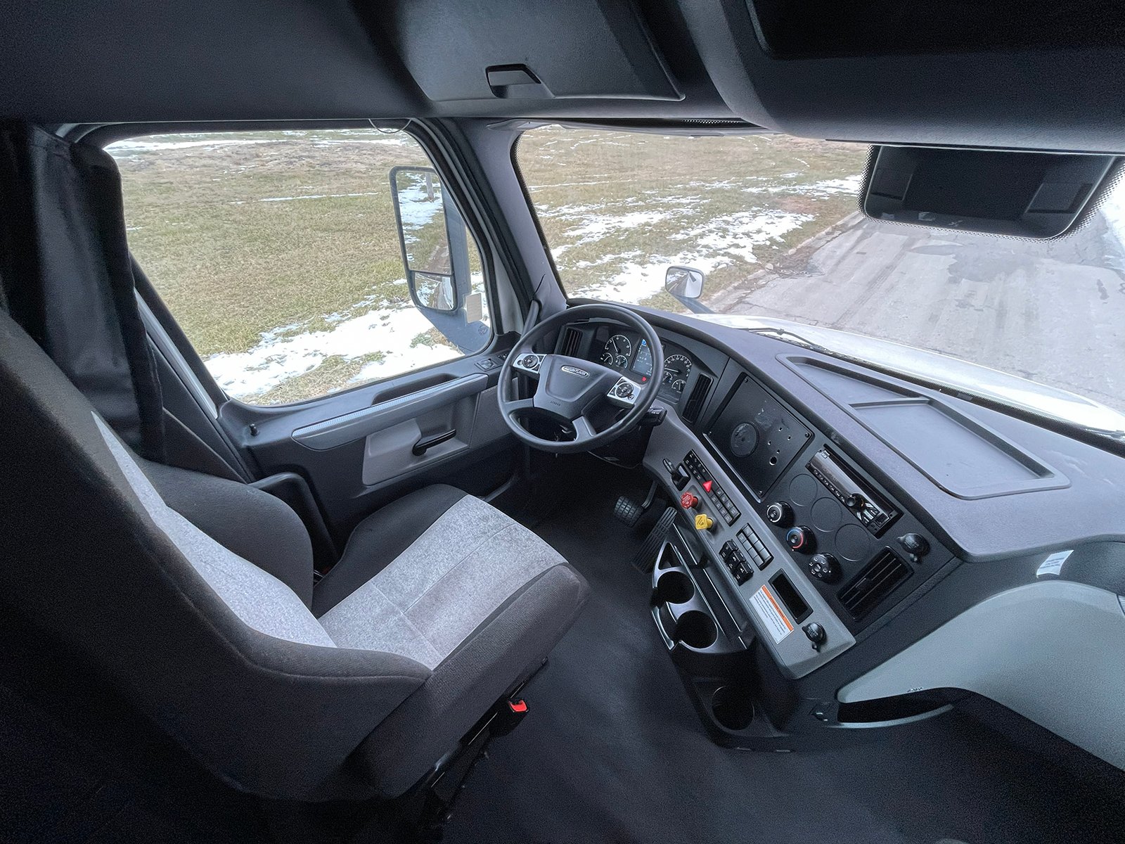 
								2022 Freightliner Cascadia 126 full									