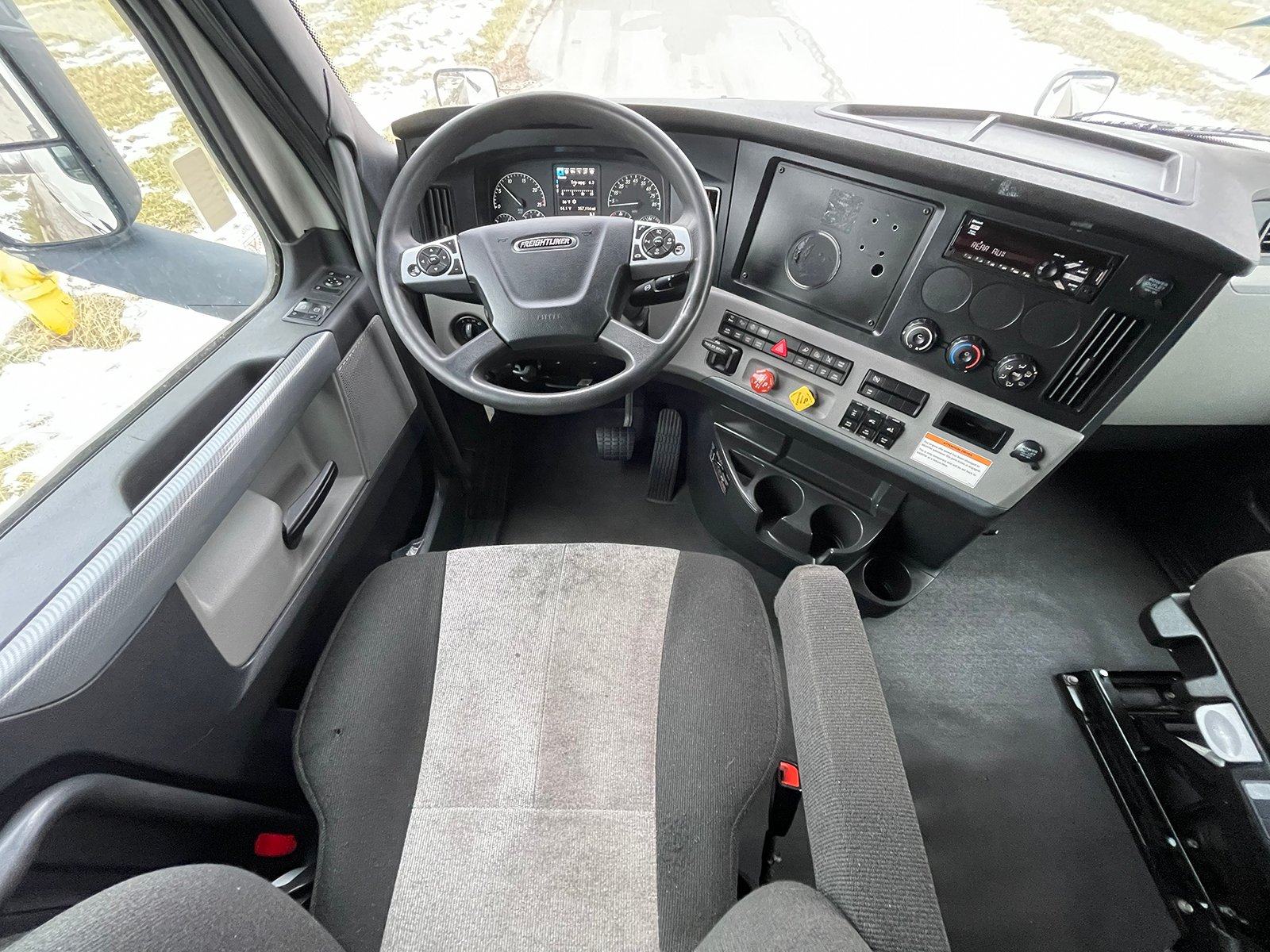 
								2022 Freightliner Cascadia 126 full									