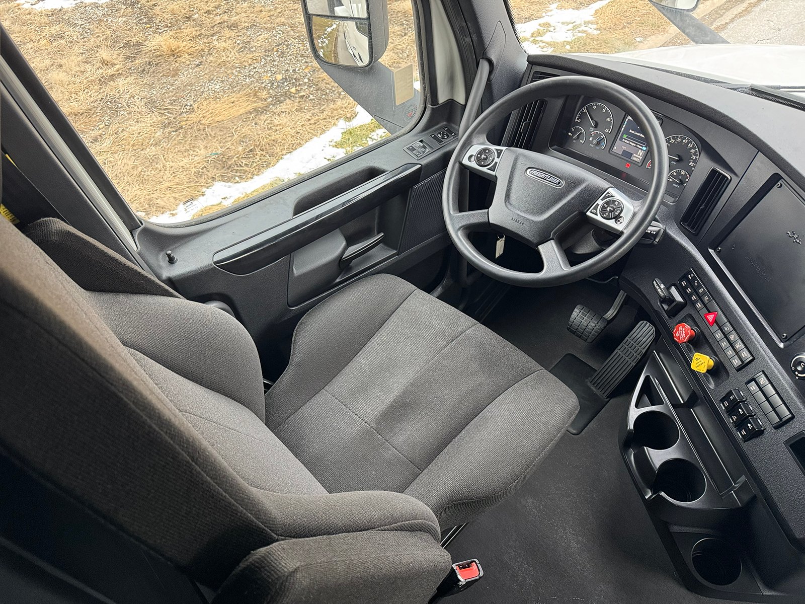 
								2023 Freightliner Cascadia 126 full									