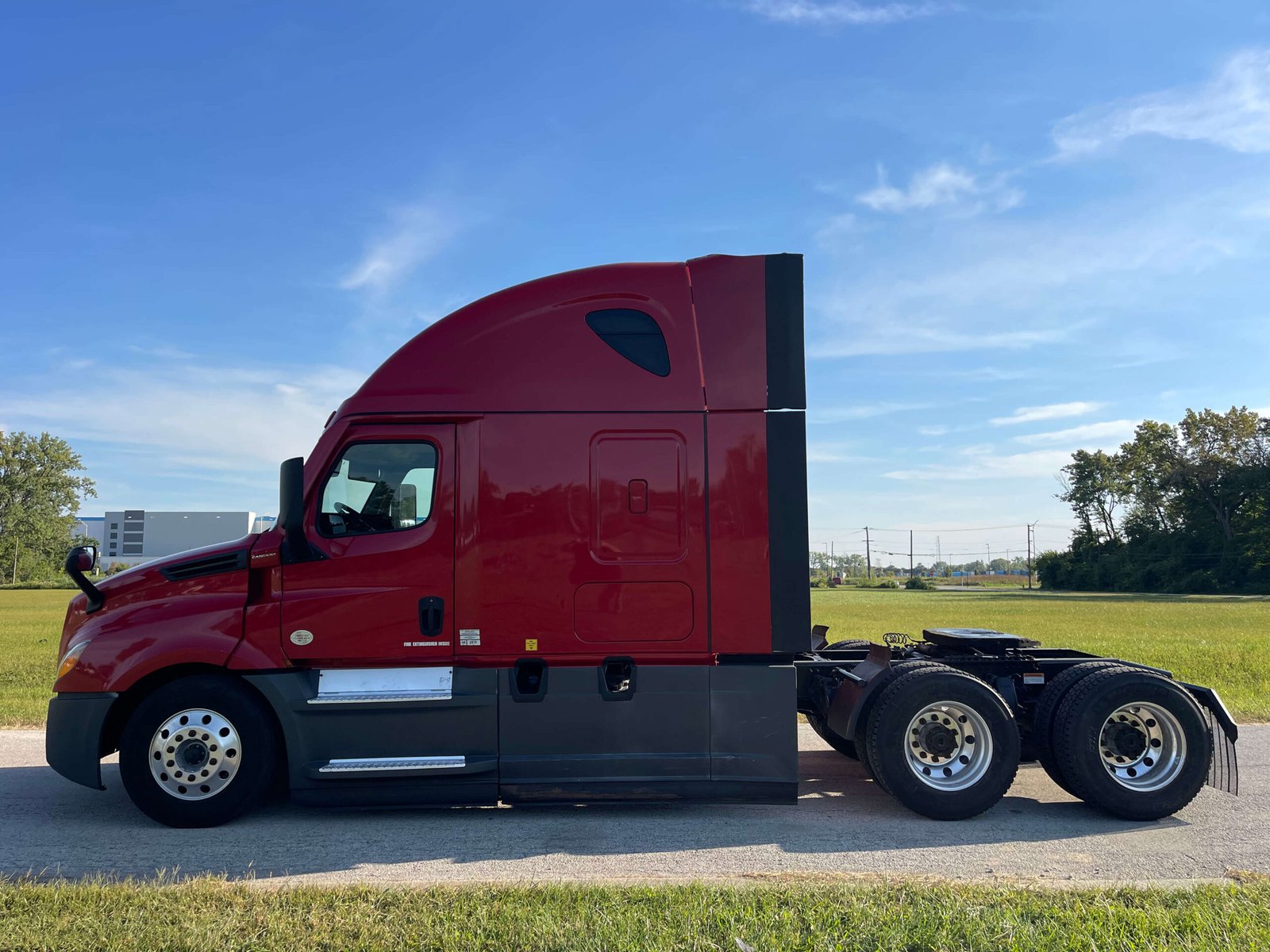 
								2021 Freightliner Cascadia full									