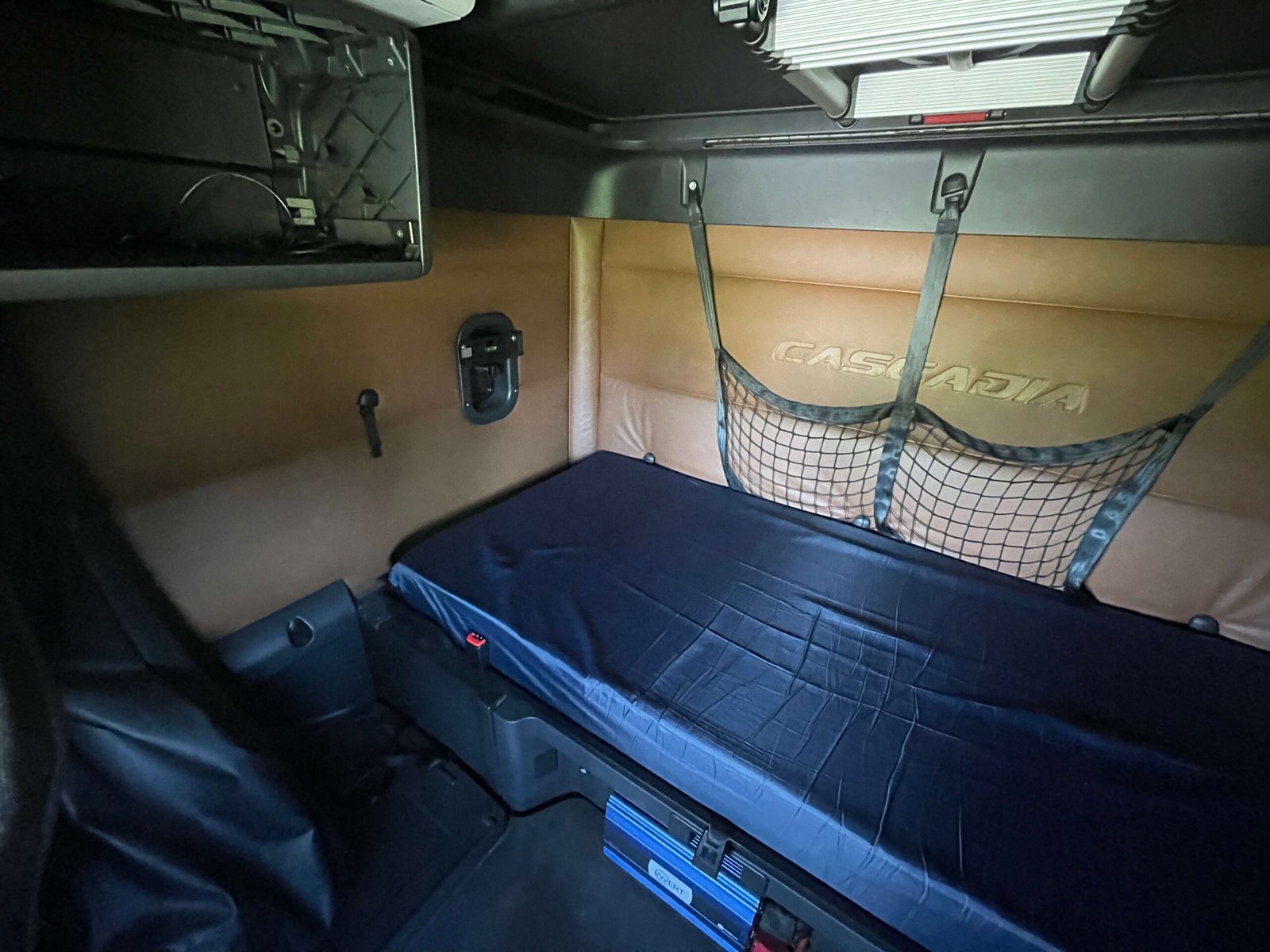 
								2021 Freightliner Cascadia full									