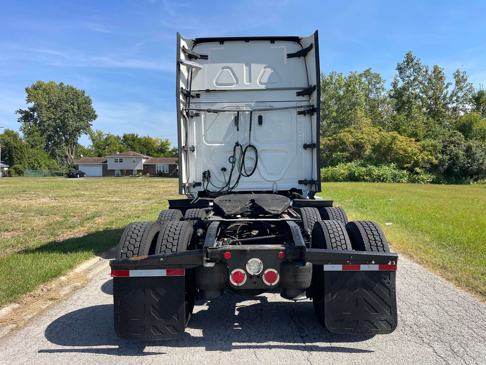 
								2022 Freightliner Cascadia full									