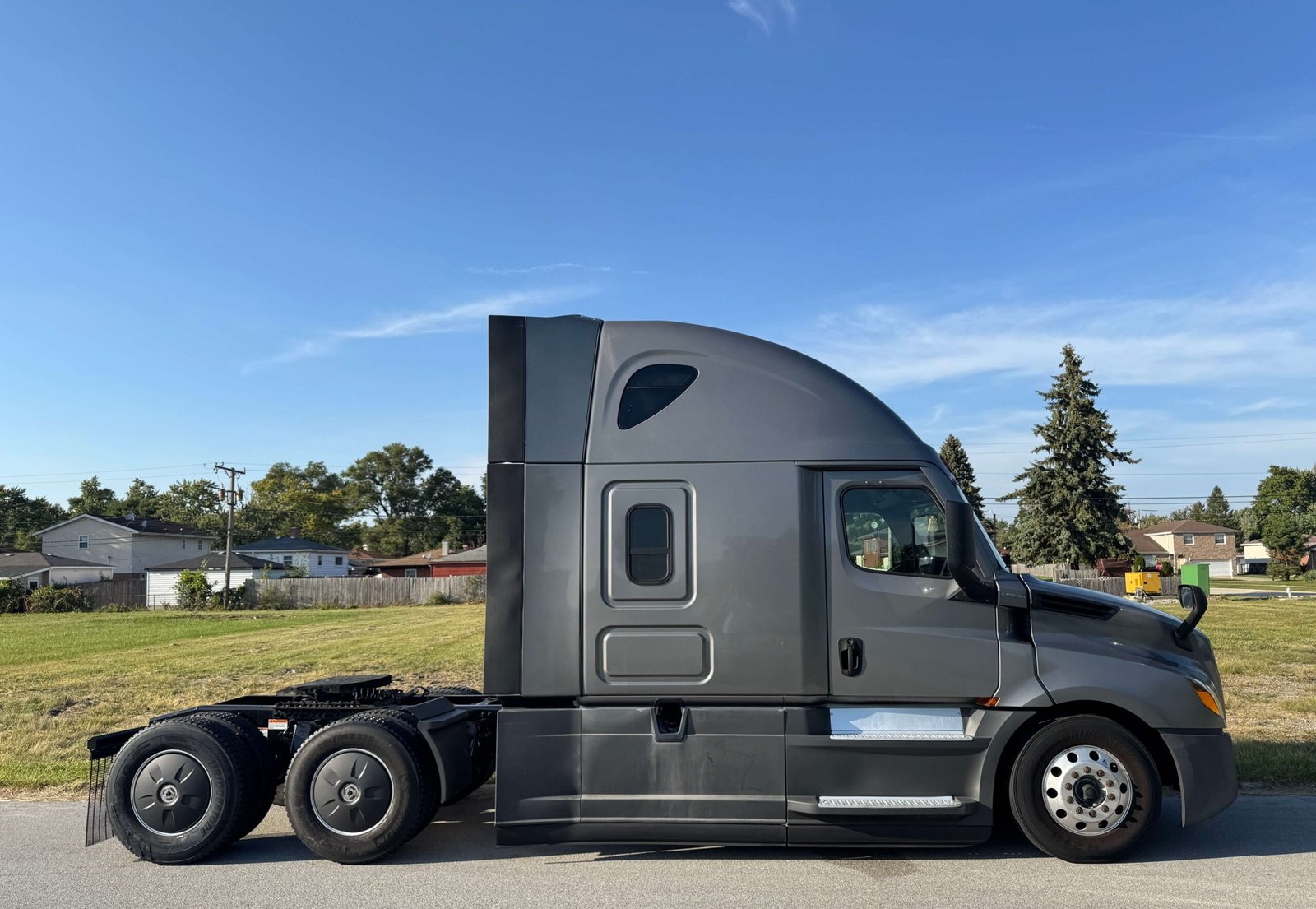 
								2021 Freightliner Cascadia full									